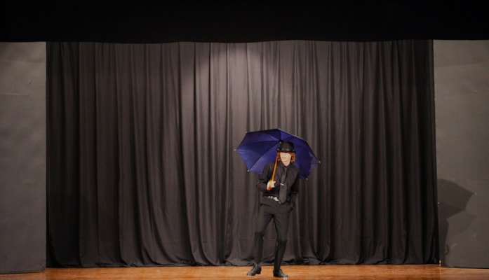 HATS OFF - Tap dancer Tom steals the show!